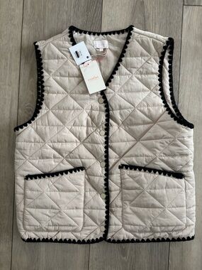 entro Ivory Quilted Vest with Black Trim